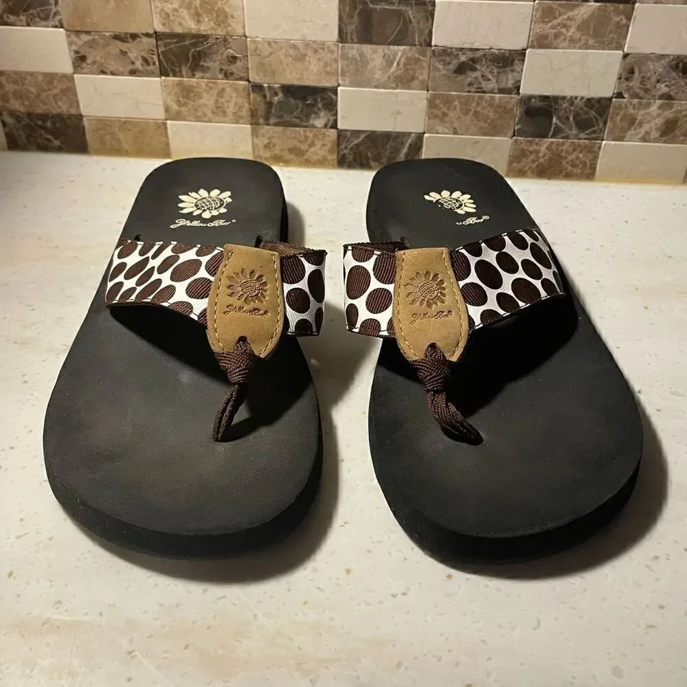 Yellow Box flip Flops  - Picture 3 of 4